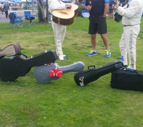 Mariachi Aztecas De Oro