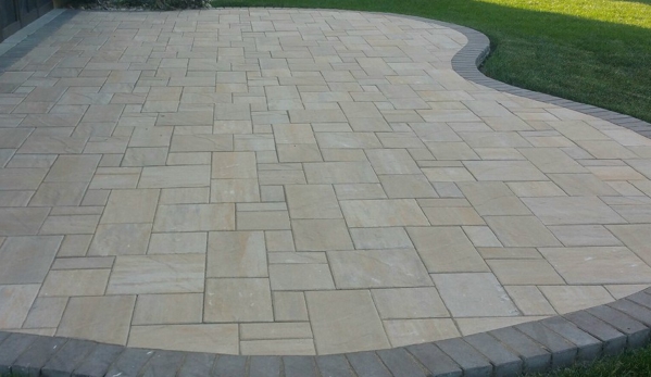 Earthscapes and Construction - Eureka, MO. Paver patio