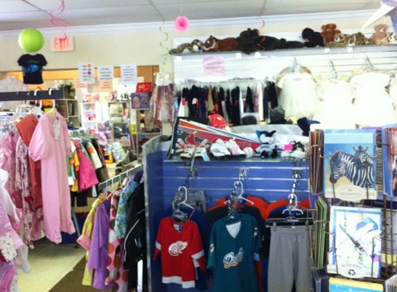 Show & Tell Childrens Consignments & Boutiqu - Boca Raton, FL