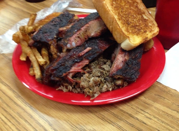 Pigskins BBQ - Ada, OK