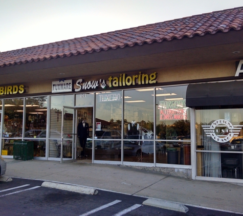 Snow's Tailoring & Tuxwear - Encinitas, CA