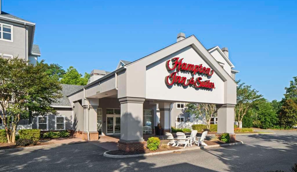 Hampton Inn & Suites Newport News - Newport News, VA