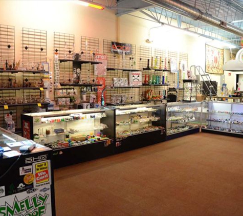 The Grasshopper Smoke Shop - Wauconda, IL