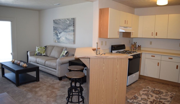 Huntington Cove Apartments - Merrillville, IN