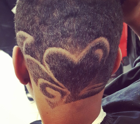 Calis Finest Barbar Launge - Bakersfield, CA. Jay the barber