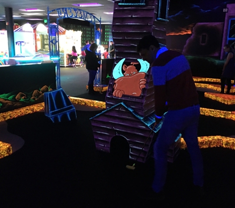 Monster Mini Golf- Gaithersburg - Gaithersburg, MD