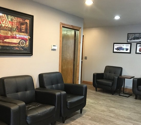 Bailey's Auto Service - Olathe, KS