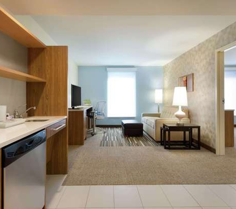 Home2 Suites by Hilton Milwaukee Airport - Milwaukee, WI