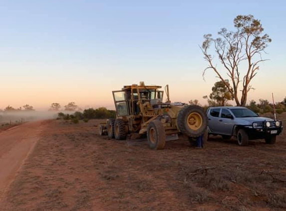 Richardson Bros Grader Hire Pty Ltd - Cardross, VIC