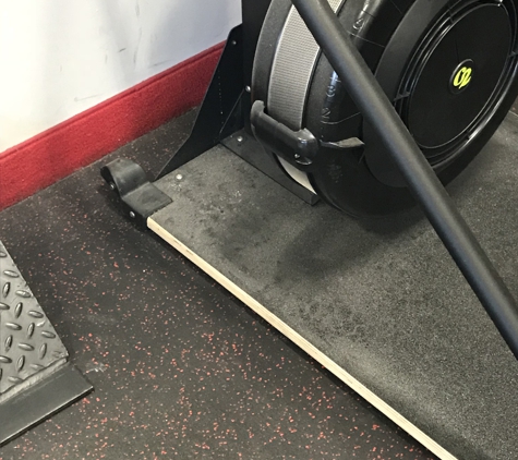 Snap Fitness - Columbia, SC. Dirty equipment
