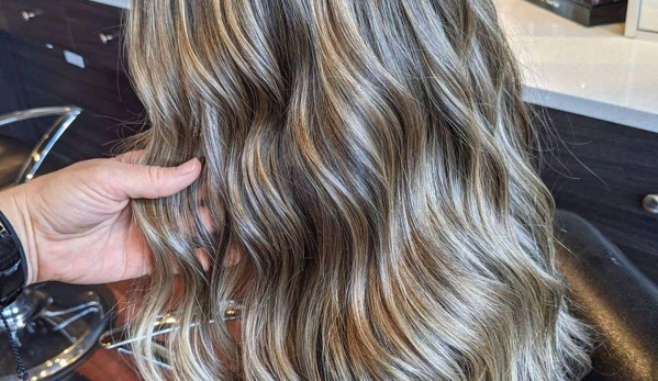 Deseo Salon & BlowDry - Denver, CO