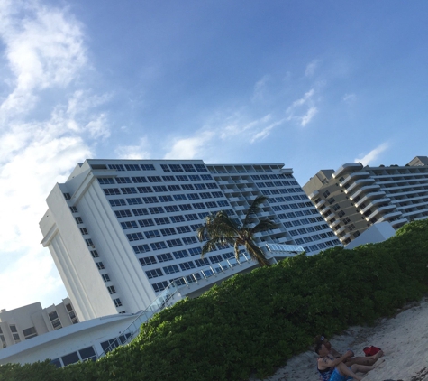 Beach Apartments By Design Suites - Miami Beach, FL