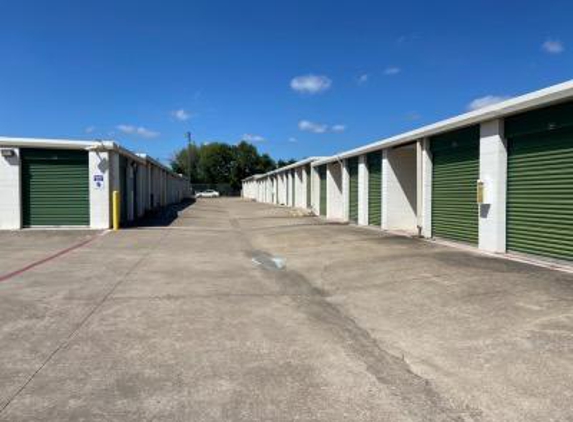 Extra Space Storage - Round Rock, TX