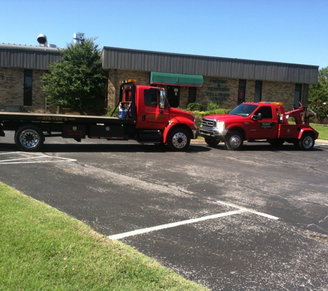 Fredric & Petersen Collision Center & Towing - Franklin, TN