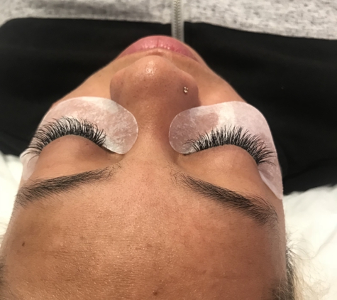 fabulash nails and dayspa - Rocklin, CA