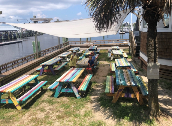 Honeys BBQ - Bald Head Island, NC