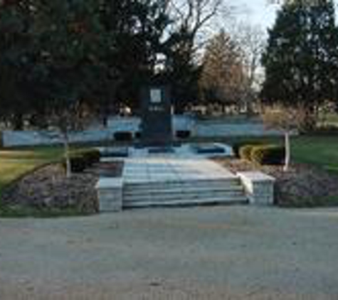 Arlington Memorial Park Cemetery - Rockford, IL