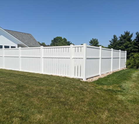 Yoder's Vinyl Fencing - Plain City, OH