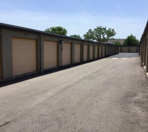 Extra Space Storage - Springdale, OH