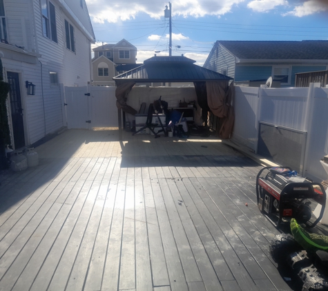 D&J'S ODD JOB SERVICES - Barnegat, NJ. FINISH DECKING 