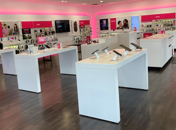 T-Mobile - Syracuse, UT