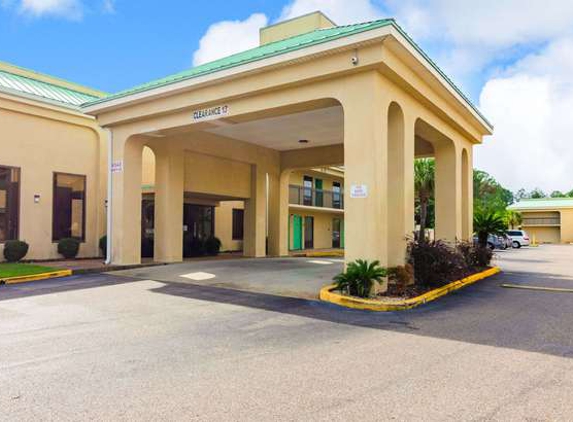 Econo Lodge Inn and Suites - Gulfport, MS