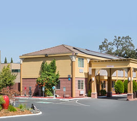 Super 8 by Wyndham Ukiah - Ukiah, CA