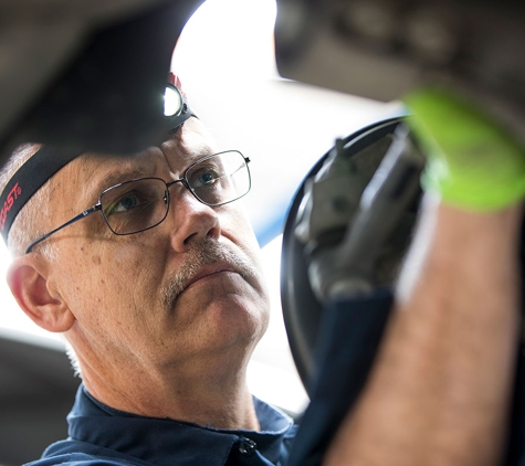 Lloyd's Tire & Auto Care Scotts Valley - Scotts Valley, CA