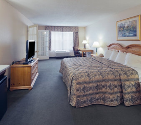 Country Inns & Suites - Platteville, WI