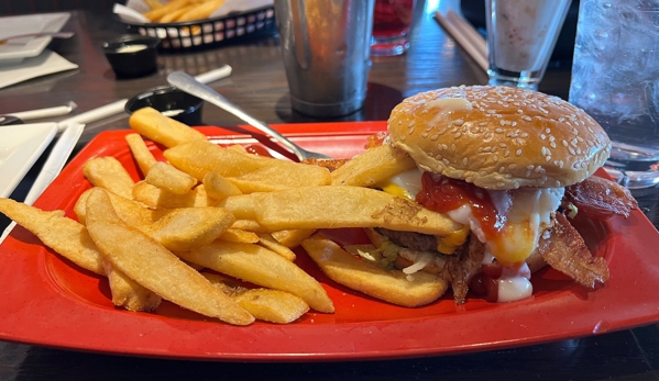 Red Robin Gourmet Burgers - Secaucus, NJ