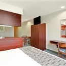 Microtel Inn & Suites by Wyndham Roseville/Detroit Area - Hotels