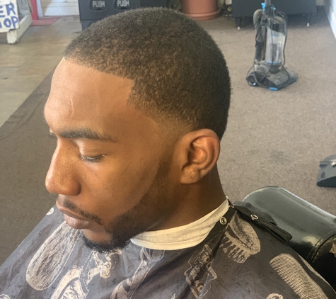 Phat Headz Hair Salon - River Rouge, MI. @Masterbarbercrispy 10-8 Tues-Fri
313)748-2121