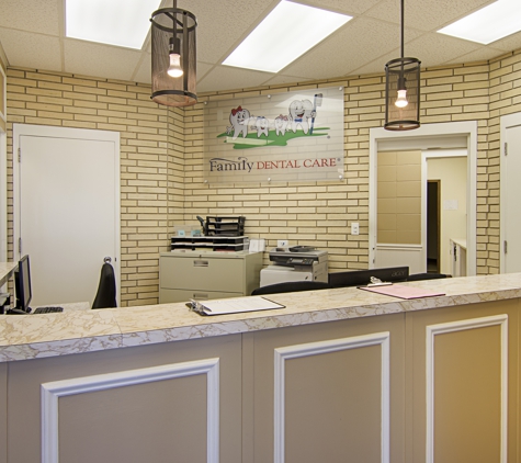 Family Dental Care - Oak Lawn, IL. Front Desk in Oak Lawn