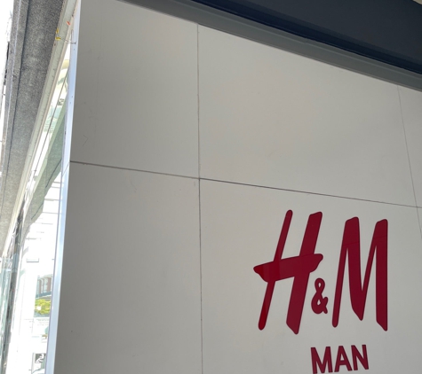 H&M - Emeryville, CA