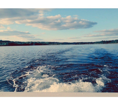 Nagawicka Lake Yacht Club - Hartland, WI