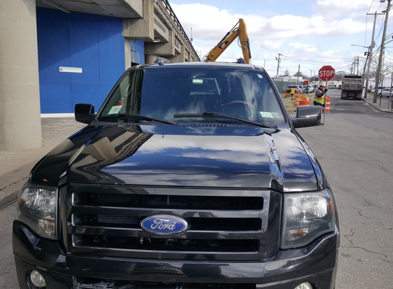 Wantagh Taxi and Airport Service - Wantagh, NY. cab stand at the Wantagh train station