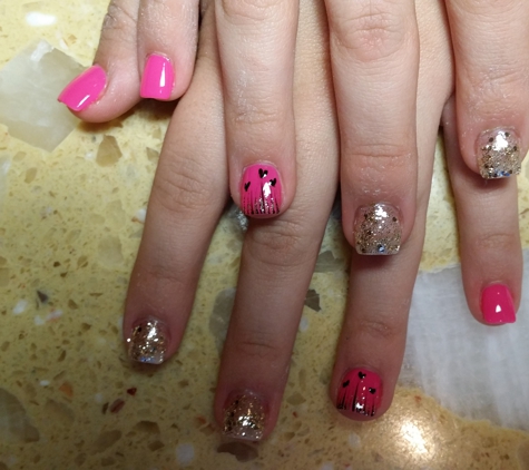 Star Nails and Spa - Columbus, TX