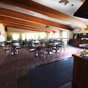 Hamilton Inn Select Beachfront - Mackinaw City, MI