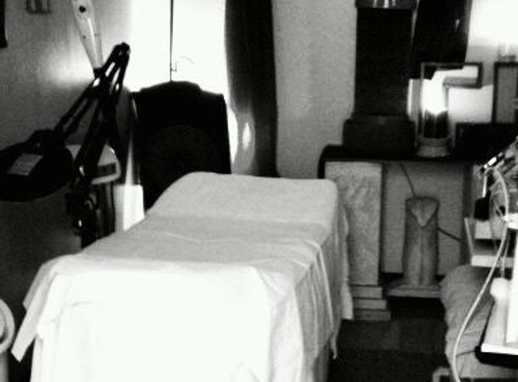 Indulgences Skin Spa & Makeup Studio - Ridgecrest, CA