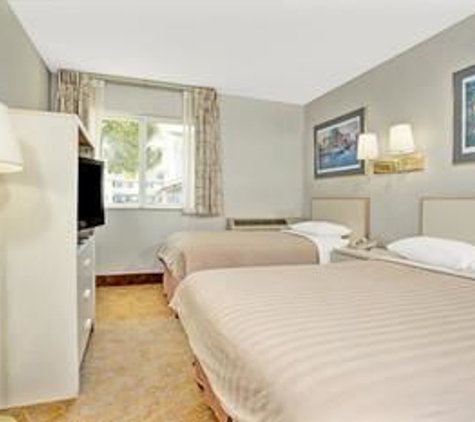 Travelodge by Wyndham Mill Valley/Sausalito - Mill Valley, CA