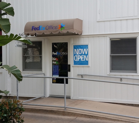 FedEx Office Print & Ship Center - Coronado, CA