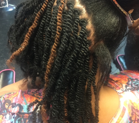 Lena's &mame jara hair braiding - Detroit, MI