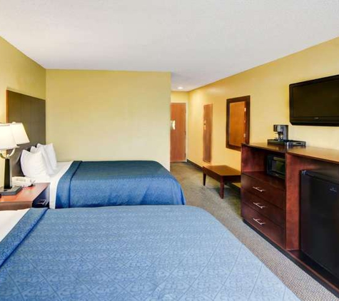 Quality Inn & Suites - Grand Prairie, TX