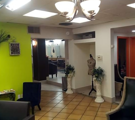 Vive La Shear Salon & Spa - Saint Louis, MO