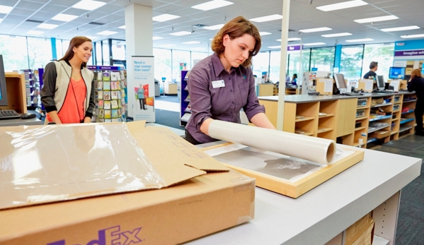 FedEx Office Print & Ship Center - Cambridge, MA