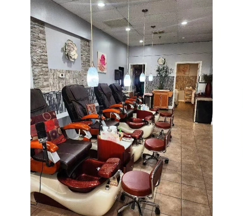 Glam Salon - Fairfax, VA. Comfortable massaging chairs for pedicures!