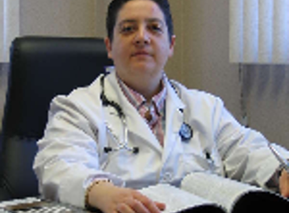 Dr. Nayla Mumneh, MD - Iselin, NJ