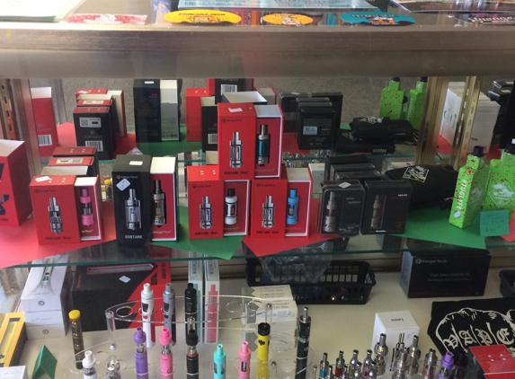 Oz Vapors & Tattoos - Hays, KS. Vape on!!!