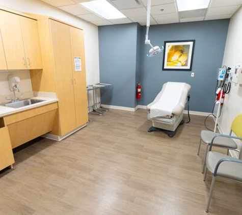 Allina Health Urgent Care – Shoreview - Shoreview, MN