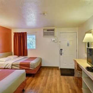 Motel 6 - Brattleboro, VT